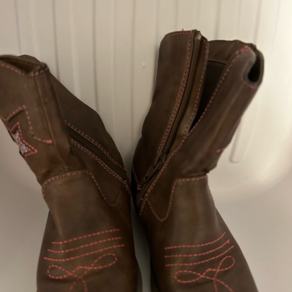 Little Girls size 8 Cowboy Boots, brown /pink - Picture 2 of 5
